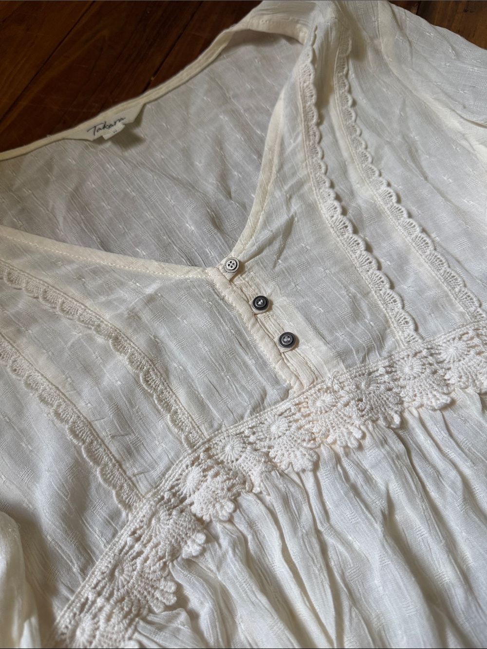 Takara Cream V-Neck Lace Trim Peasant Tunic - Picture 3 of 6